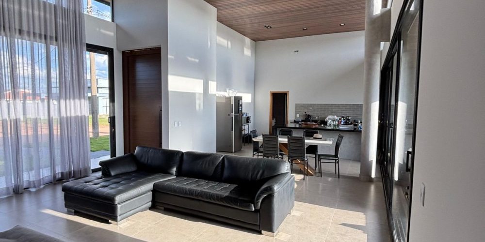 WhatsApp Image 2025-05-19 at 14.02.05