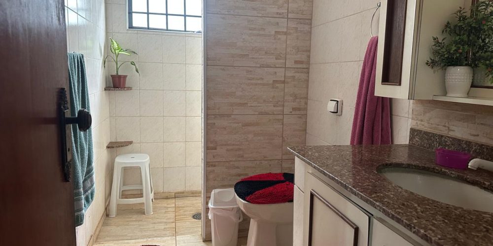 f0106b69-4e16-48de-b506-8a1231c2ea03